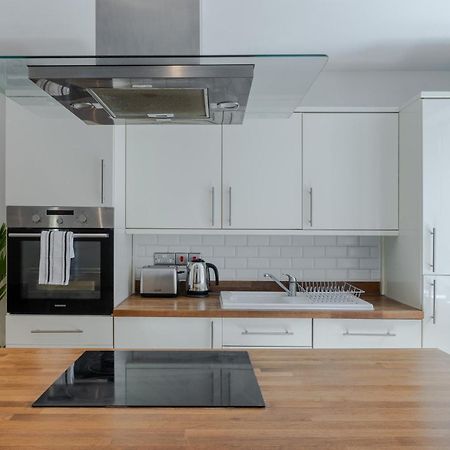 Stylish Two Bedroom Apartment By Central London With Garden Ngoại thất bức ảnh