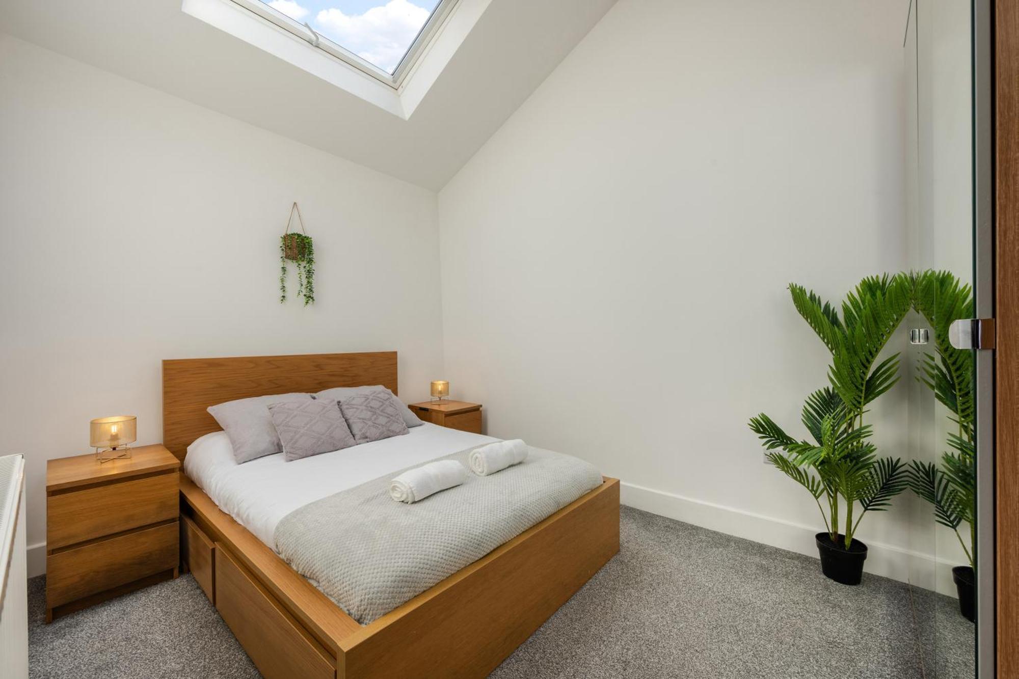 Stylish Two Bedroom Apartment By Central London With Garden Ngoại thất bức ảnh